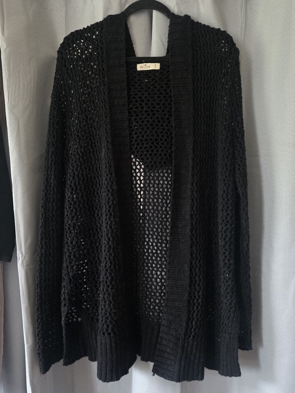 Hollister M Black knitted cardigan open-weave crochet design and ribbed trim